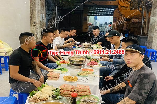 Phục vụ 5 mâm tiệc sinh nhật nhà anh Quang  Hoàng Hoa Thám