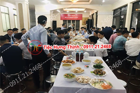 Ảnh Đặt 20 mâm cỗ tiệc liên hoan công ty nhà chị Định ở Thanh Xuân