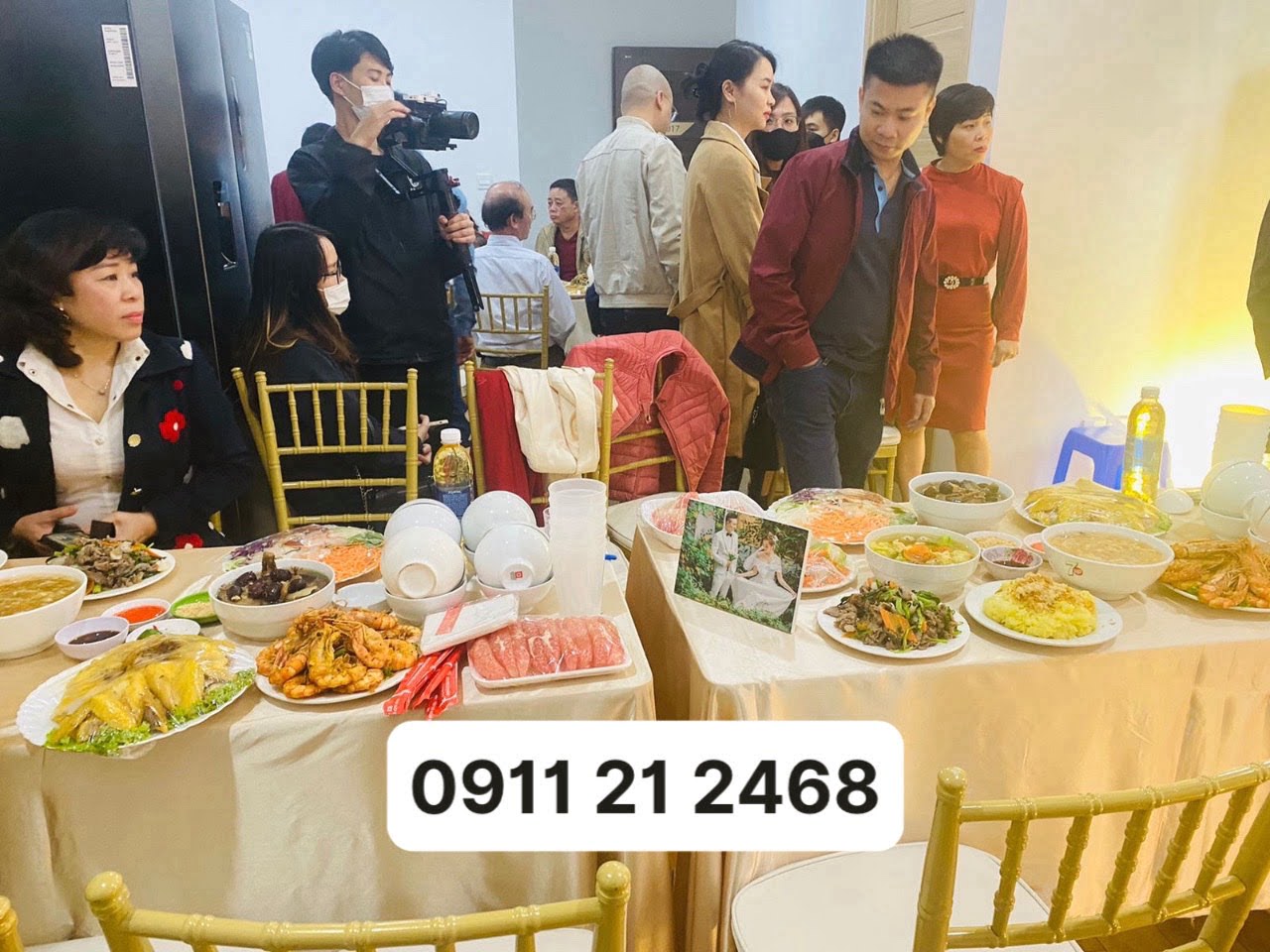 Phục vụ tiệc ăn hỏi tại nhà ở Hà Nội