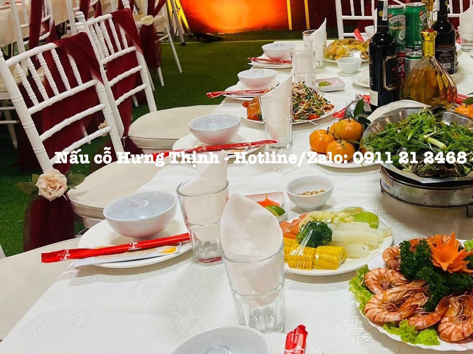 Nấu cỗ giỗ tại nhà phường Hàng Buồm – Cỗ đậm đà hương vị Bắc Bộ, tròn đầy lễ nghĩa