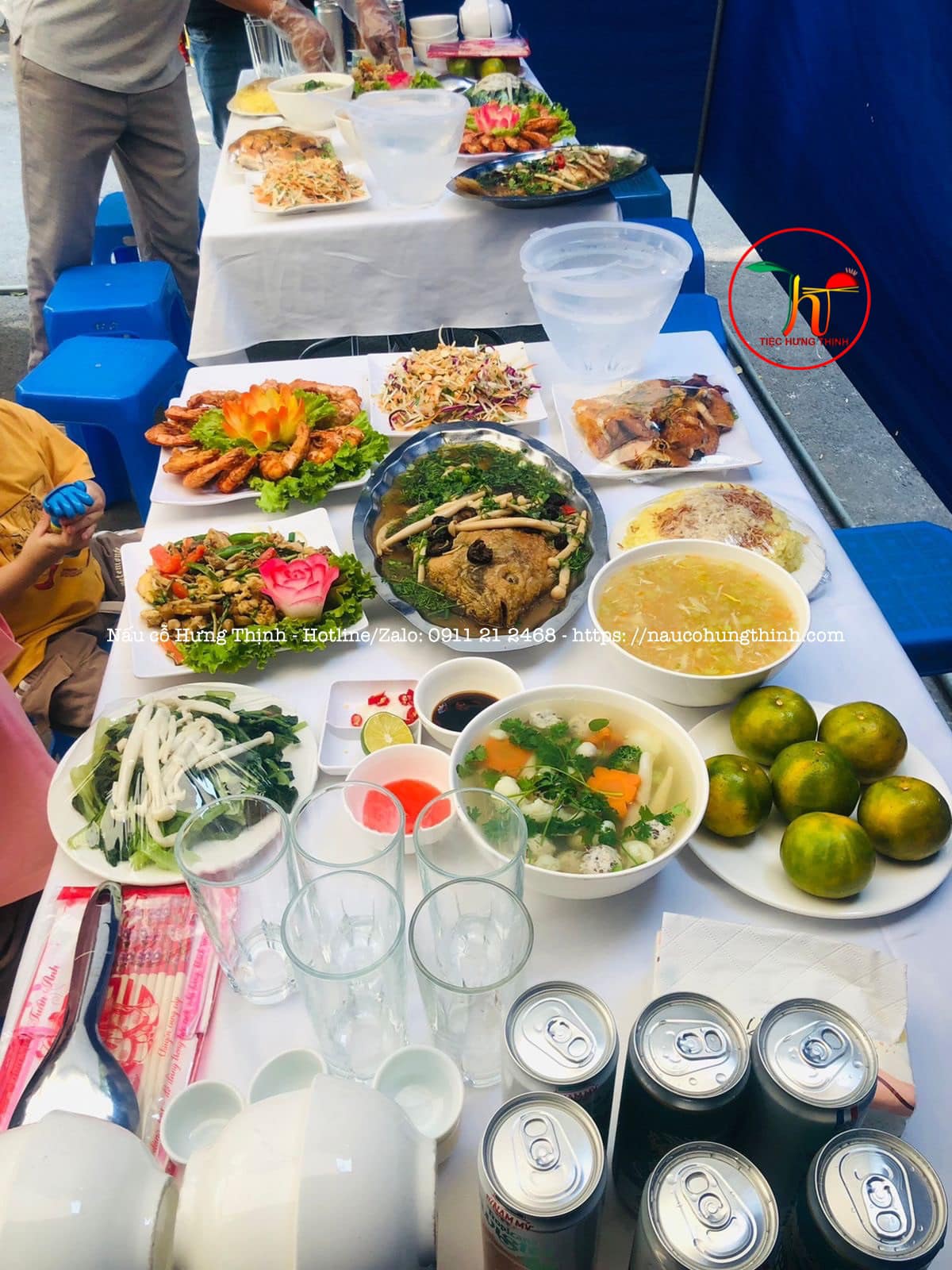 Ăn liên hoan lớp