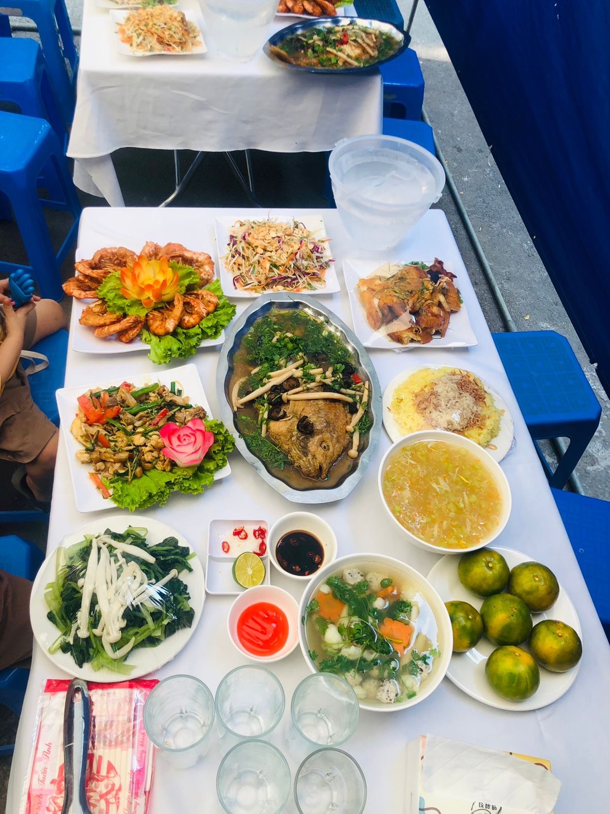 nấu cỗ cưới hỏi tại nhà có bia rượu