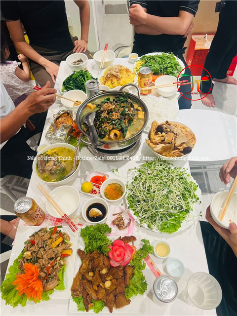 Ảnh nấu cỗ sinh nhật cho bé trai