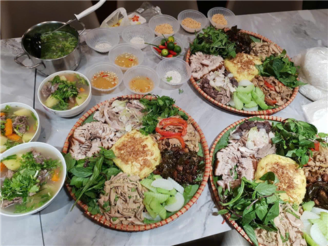 Ảnh nấu cỗ cưới hỏi tại nhà cho gia đình nhỏ