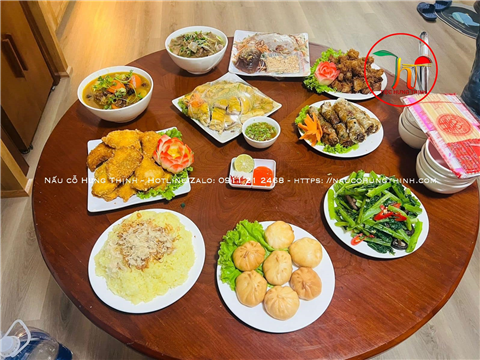 Ảnh nấu cỗ sinh nhật với món Âu Á